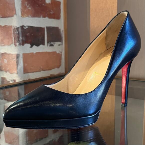 CHRISTIAN LOUBOUTIN Black Leather Pumps SZ 37 (7 US) - Picture 2 of 11